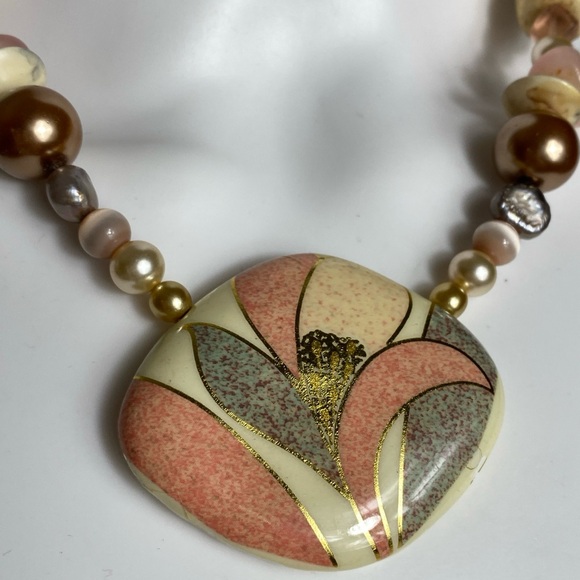 Vintage Japanese porcelain necklace, resin wood beads & pearl 1980 - Picture 2 of 6